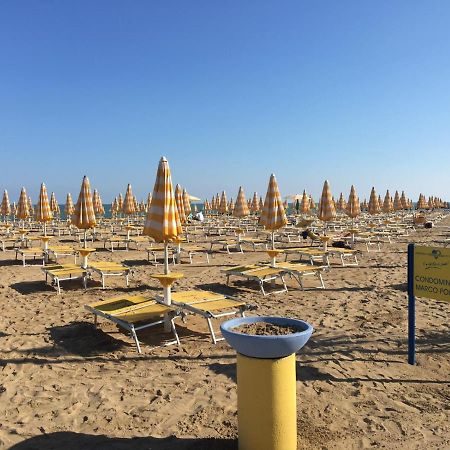 リド・ディ・イエゾロApp. Marcopolo - 100Mt Dal Mareアパートメント エクステリア 写真