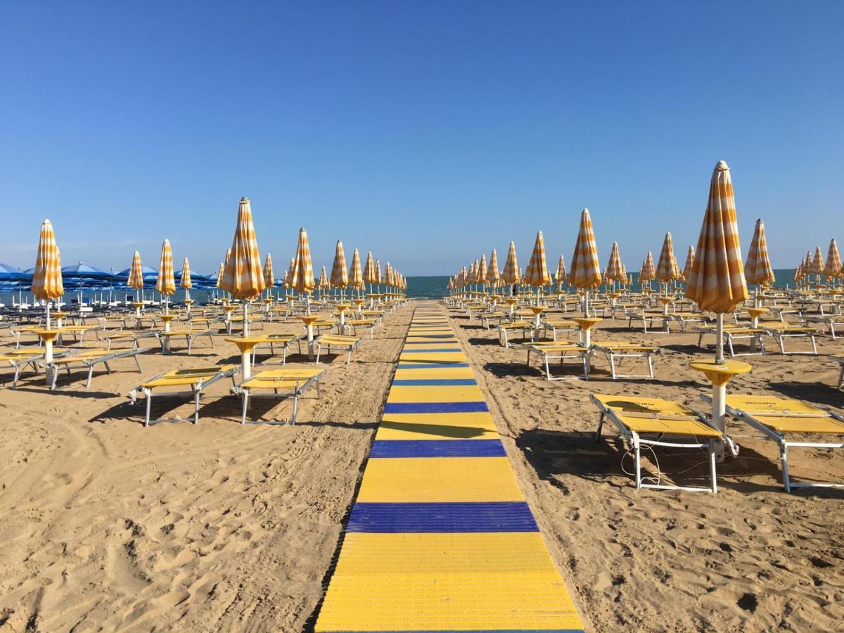 リド・ディ・イエゾロApp. Marcopolo - 100Mt Dal Mareアパートメント エクステリア 写真